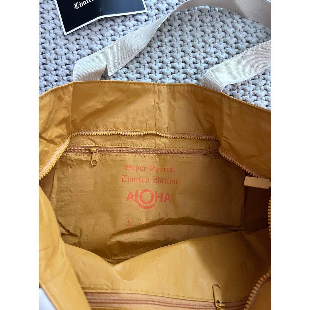 Aloha Collection• Super Special Limited Edition APPLIQUÉ Day Tripper Tote Zest - Picture 10 of 13